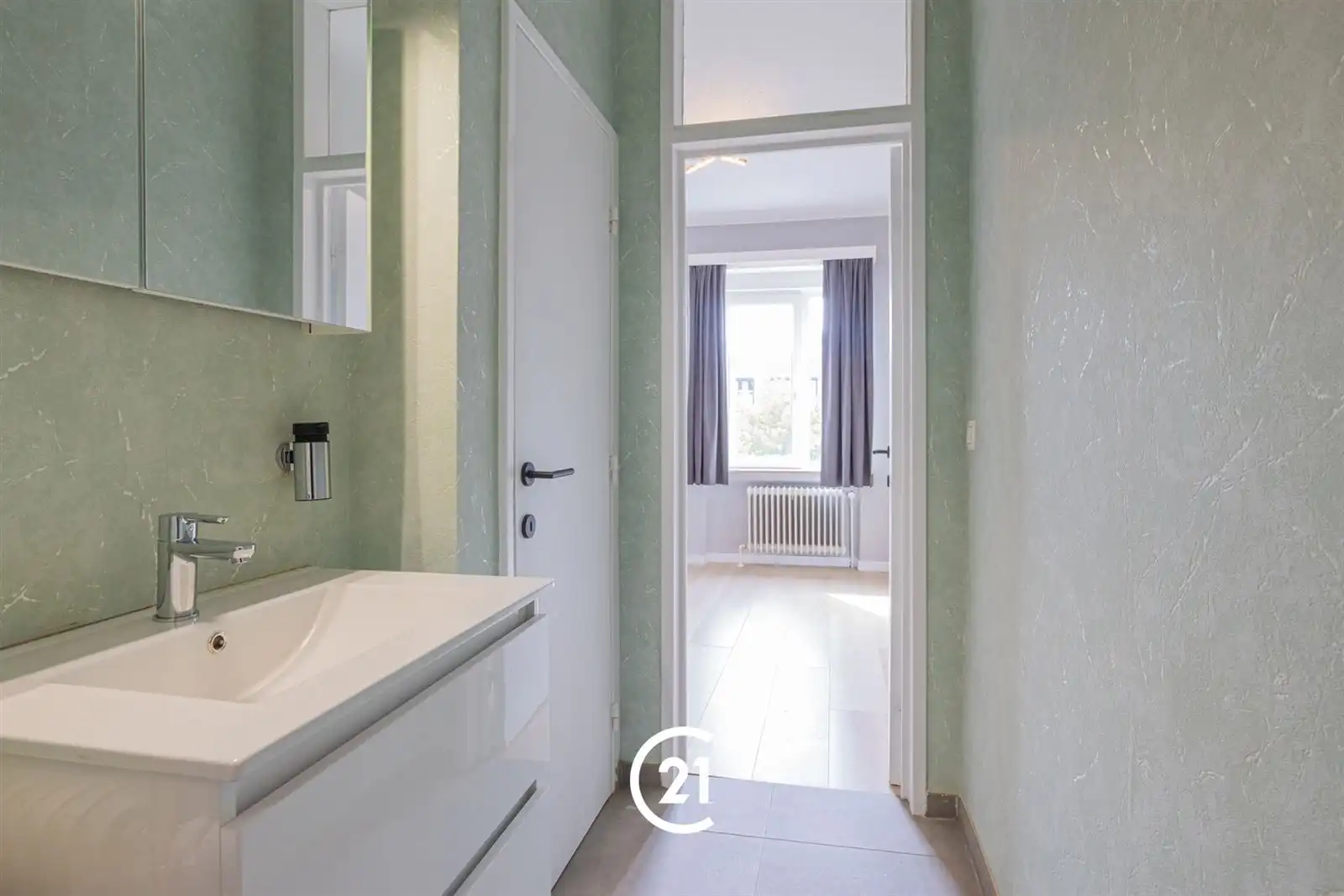 Instapklaar en stijlvol gerenoveerd appartement in Gent foto 10
