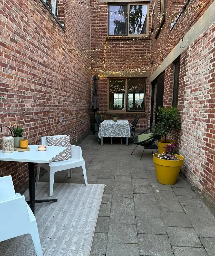 Volledig gerenoveerde stadswoning met 4 slpks, 2 badk. en privéparking. foto 33