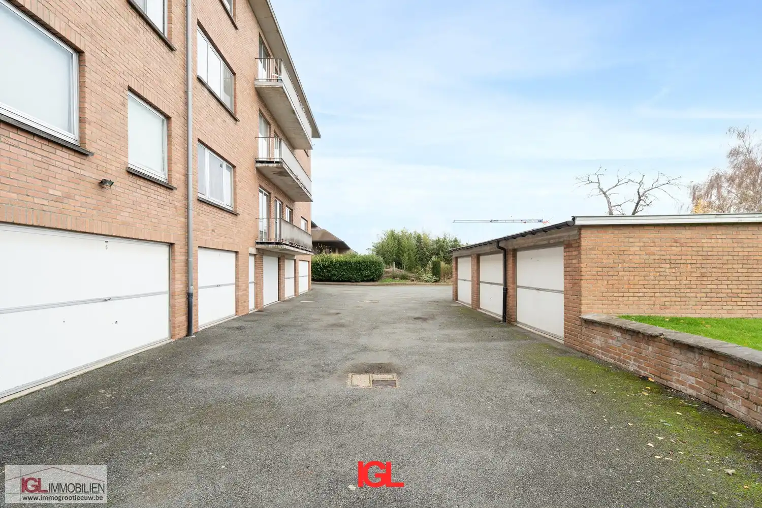 Ruim en licht appartement met 3 slaapkamers, groot terras en garage nabij centrum Sint-Pieters-Leeuw foto 18