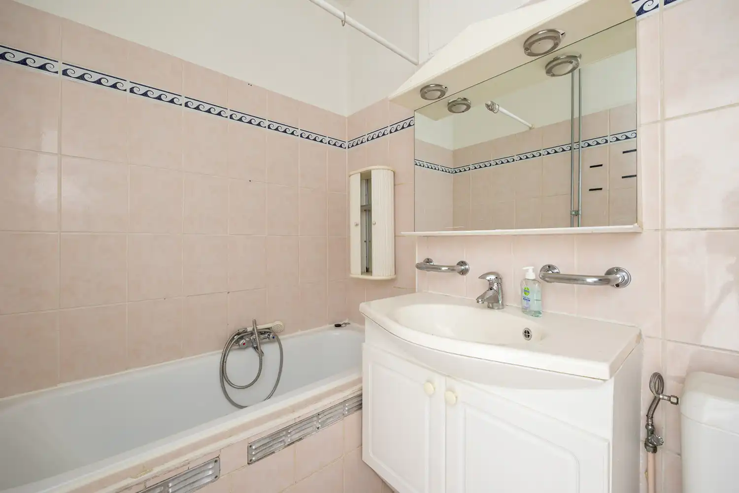 IN OPTIE: kevin@wellimmo.net voor meer info! Deels te renoveren studio (44m²) op toplocatie aan het Stadspark met gunstig EPC (B)! foto 11