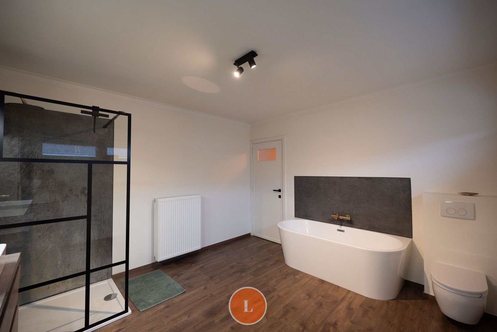 Instapklare woning vlakbij centrum Menen foto 10