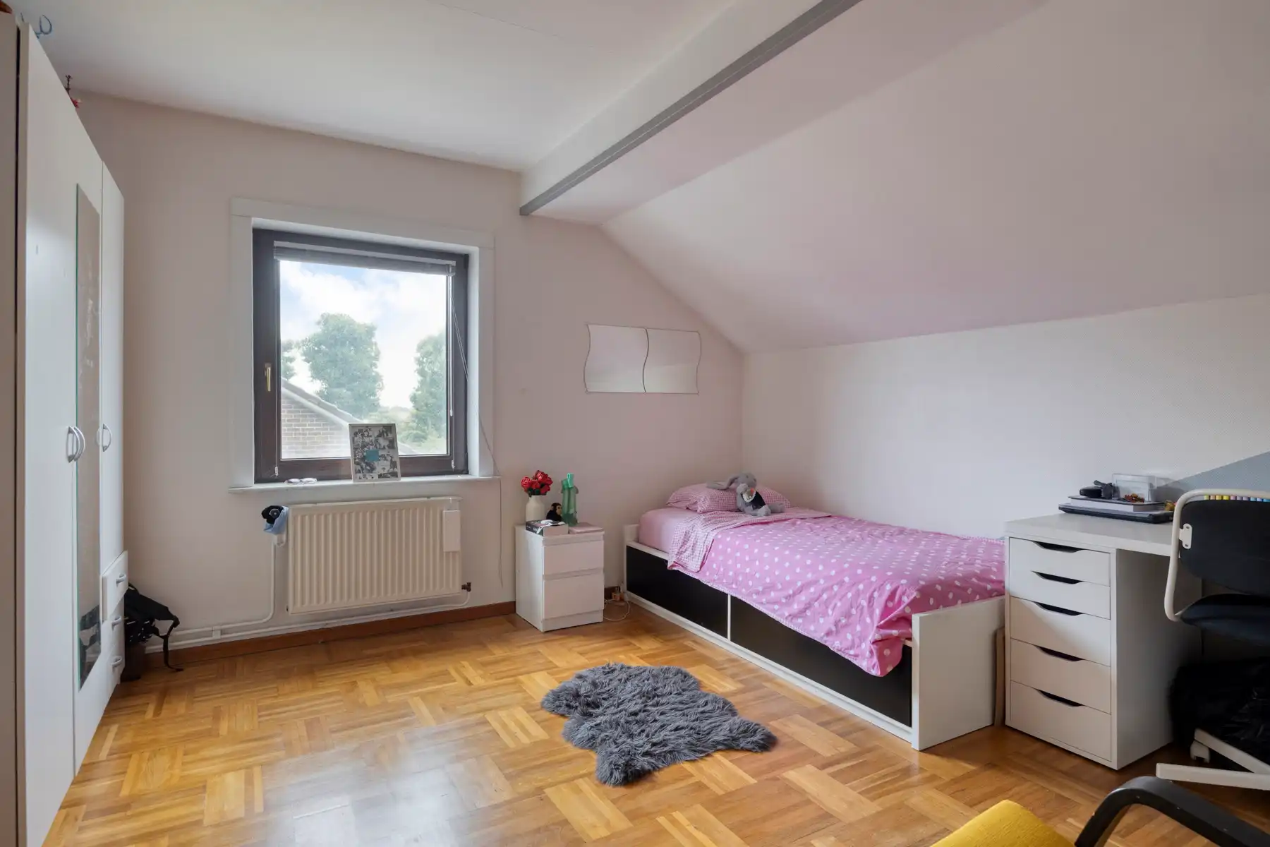 Goed gelegen villa met 6 slaapkamers en grote tuin foto 19