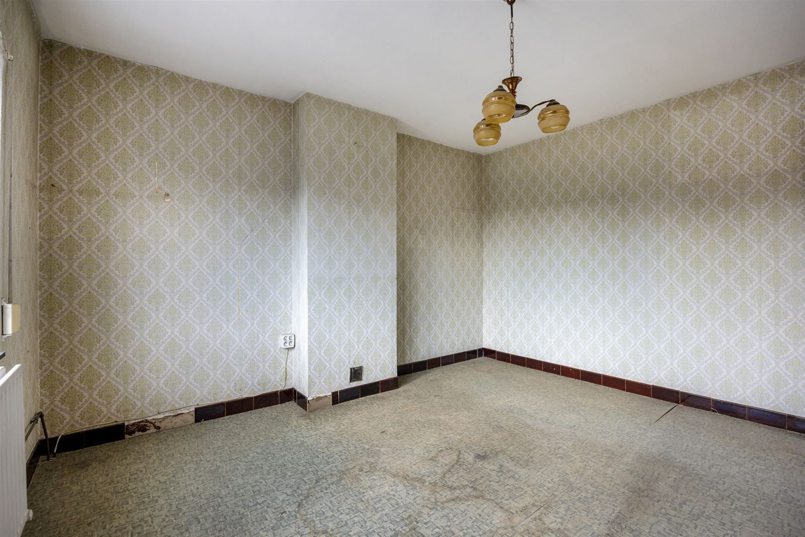 TE KOOP: Te renoveren woning met centrale ligging te Paal!  foto 16