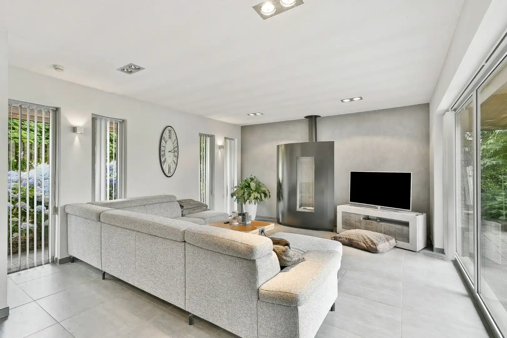 Instapklare alleenstaande woning met 4 slaapkamers op rustige ligging in Koekelare foto 5
