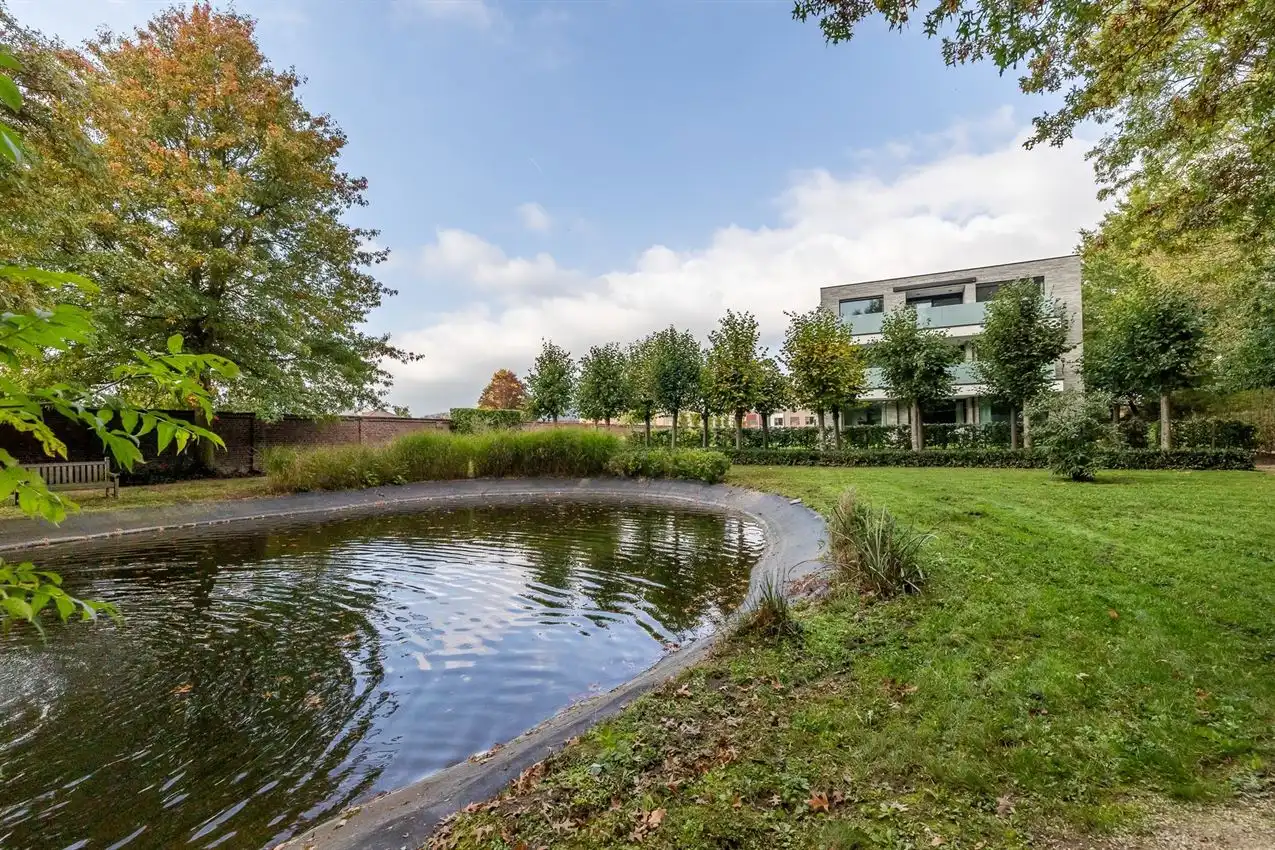 Gemeubelde penthouse met 2 slpk, ruim terras en autostaanplaats foto 38