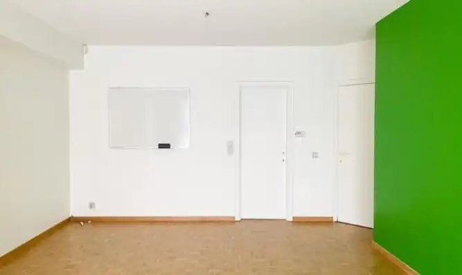 Unieke praktijk- of kantoorruimte van ca. 190 m² INCLUSIEF 2 ruime garageboxen foto 10
