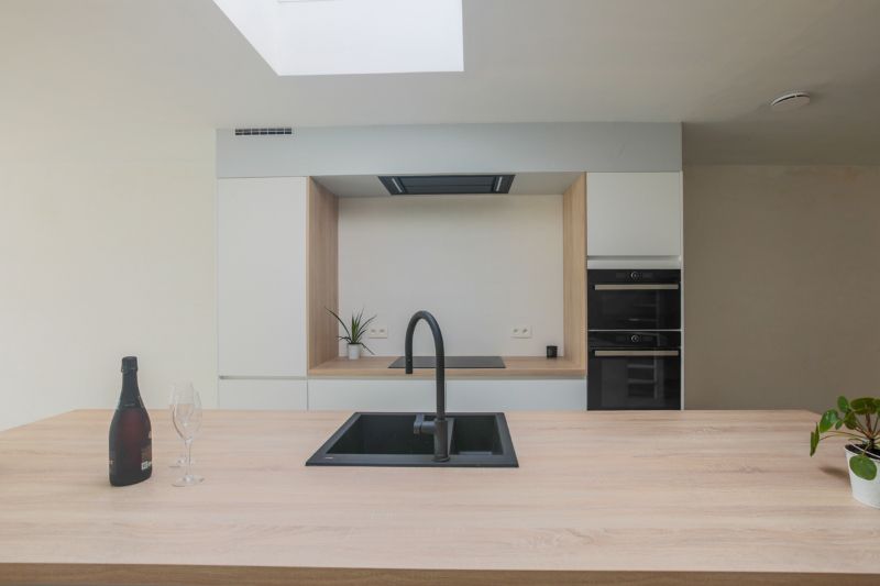 Volledig vernieuwde  woning op een boogscheut van "de Gavers" met 3 slaapkamers, ingerichte keuken, tuin met uitweg (garagemogelijkheid). Energielabel A foto 7