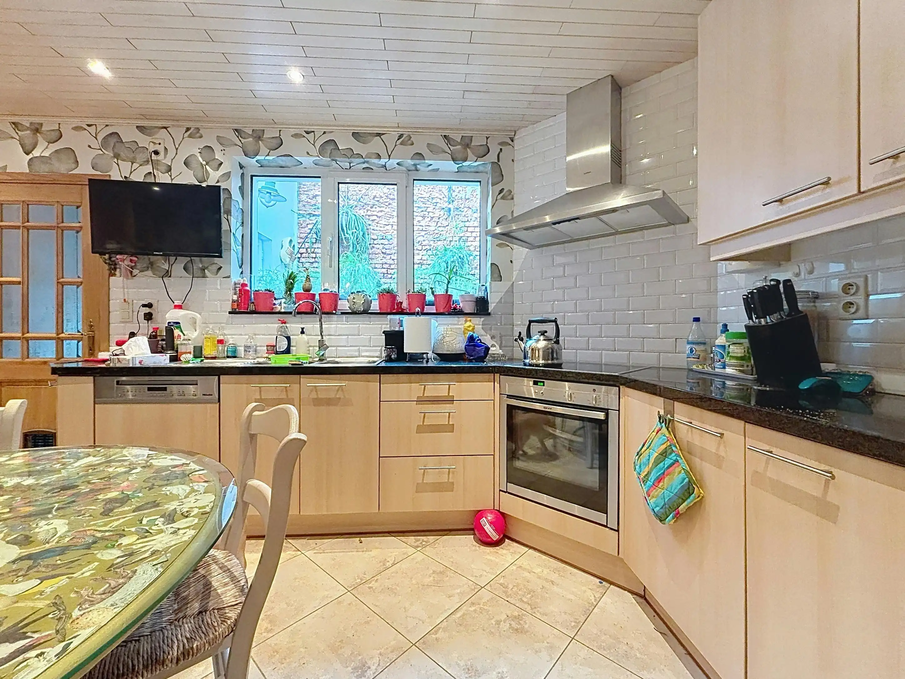 Te renoveren huis (175m²) in Deurne met terras  foto 7