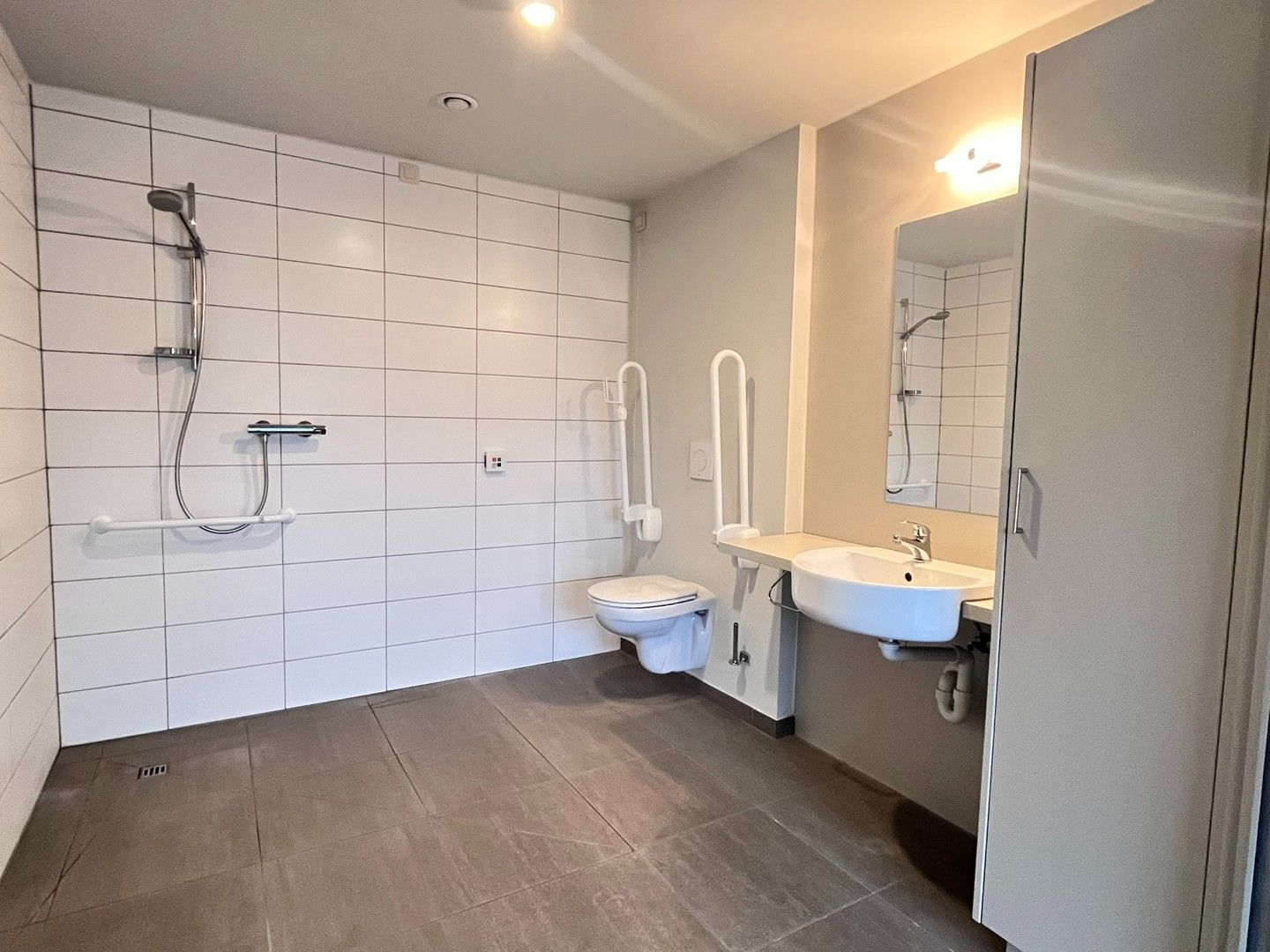 Gelijkvloerse assistentiewoning - serviceflat - gelegen in het centrum van Meeuwen (Oudsbergen). foto 7