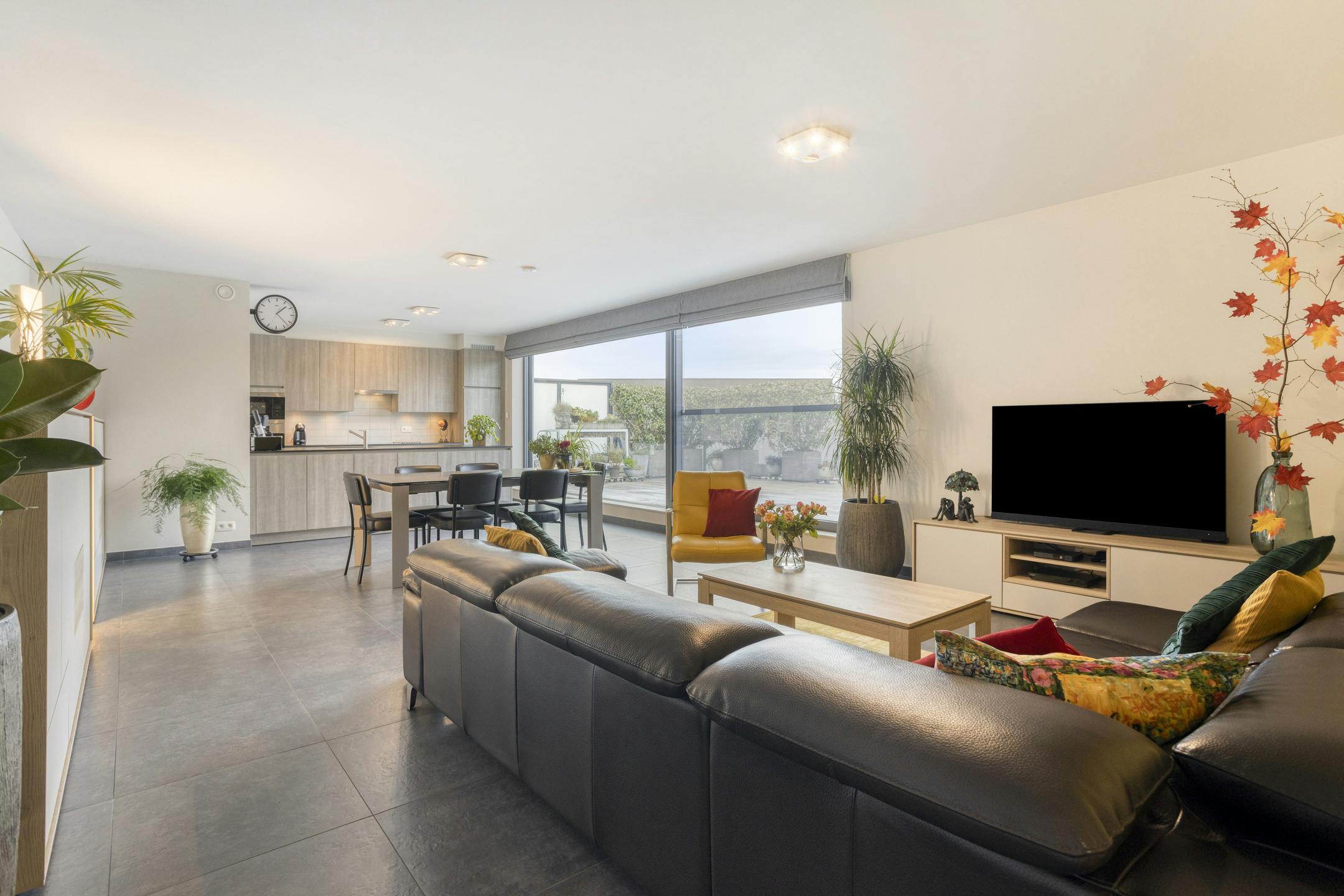 Appartement met 3 slaapkamers, garage en autostaanplaats te koop in Waarschoot foto 15