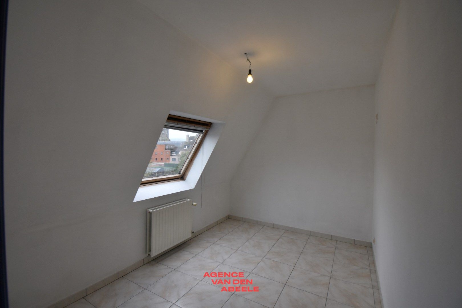 Zeer lichtrijk appartement met 2 slaapkamers en terras  foto 11