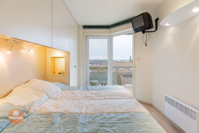 LUXUEUS APPARTEMENT MET TWEE SLAAPKAMERS OP DE ZEEDIJK foto 9