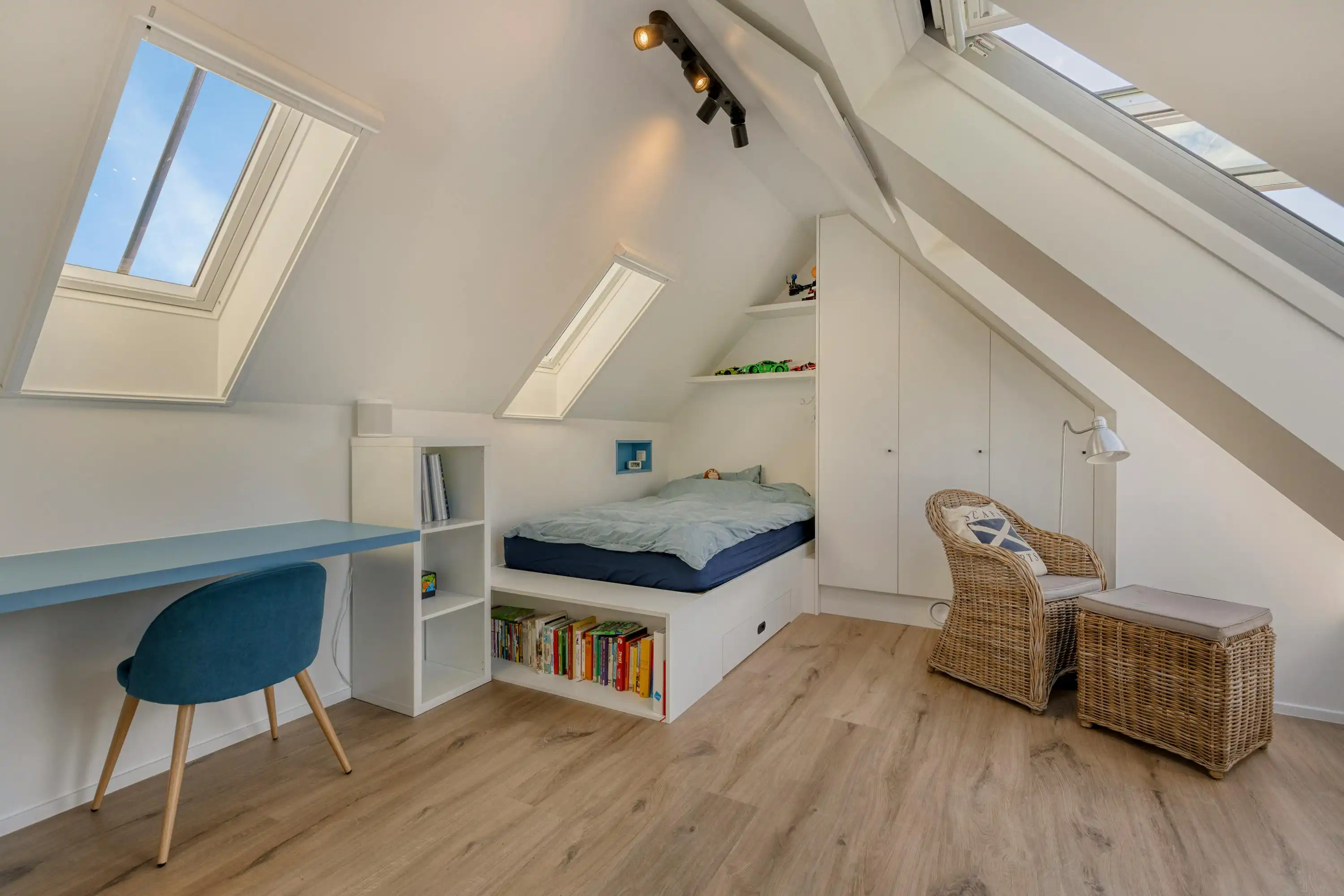 Instapklaar huis met 5 slaapkamers & 2 badkamers in Oostkamp foto 19