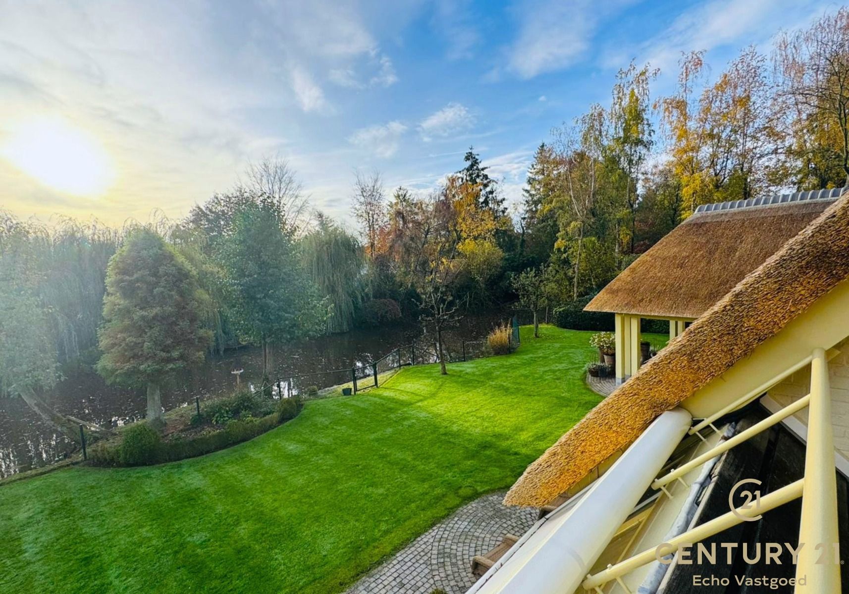 Ruime, charmante villa op royaal perceel met zwembad foto 3