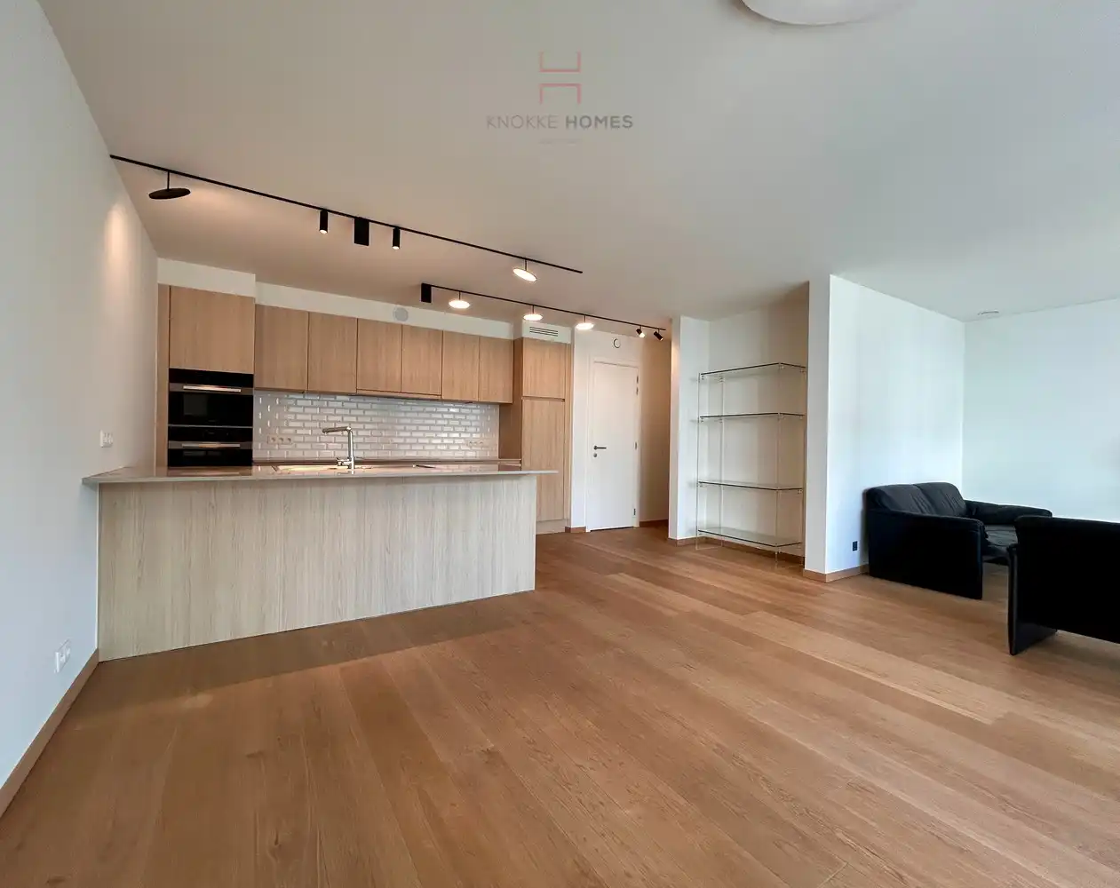 Zeer ruim en lichtrijk appartement met zijdelings zeezicht in Duinbergen foto 8