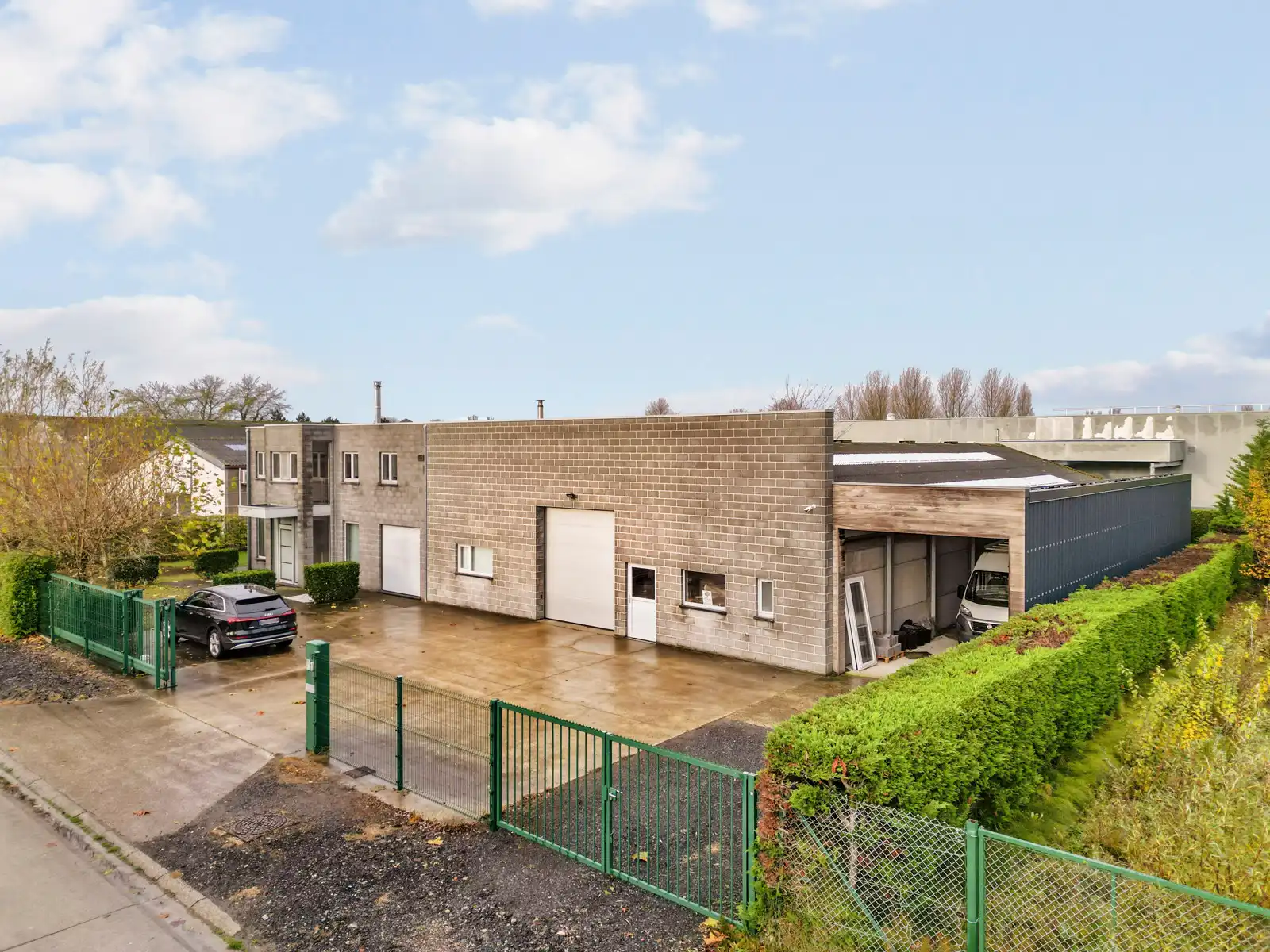 Ruime loods met ruime instapklare woning te Oostende. foto 4