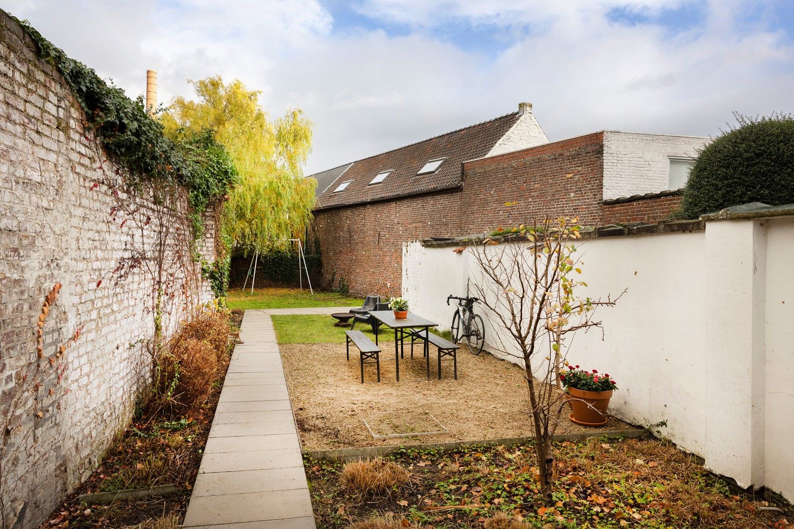 Karaktervolle woning met 4 slaapkamers en tuin. foto 12
