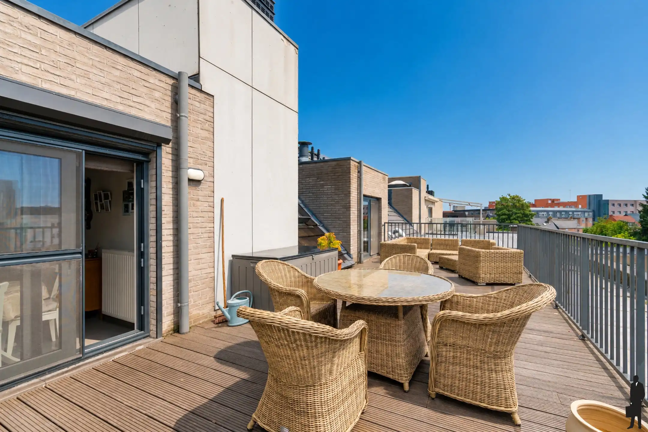 Uitstekend, licht appartement - riant zonneterras en garage foto 10