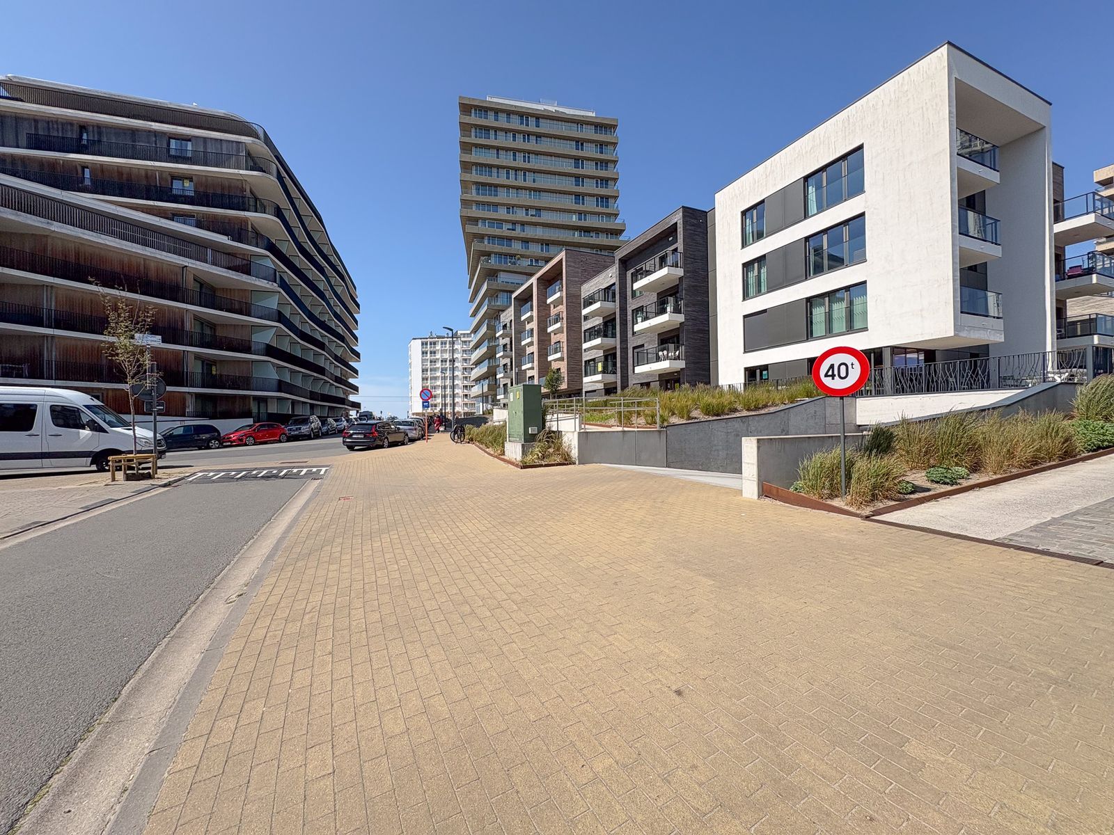 Overdekte staanplaats vlakbij het strand van Mariakerke foto 4