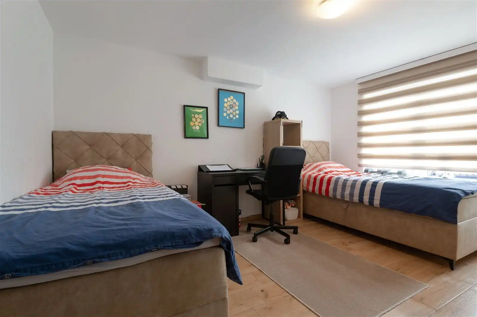 Modern afgewerkte en gerenoveerde gezinswonig met tuin op 2are93 foto 13