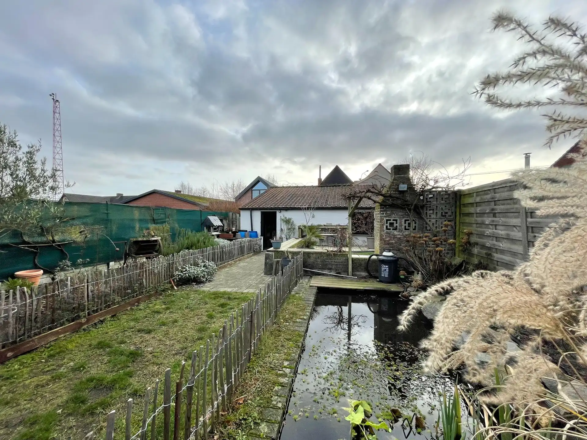 HOB |2 SLAAPKAMERS |TUIN | CARPORT | 515 m² foto 4