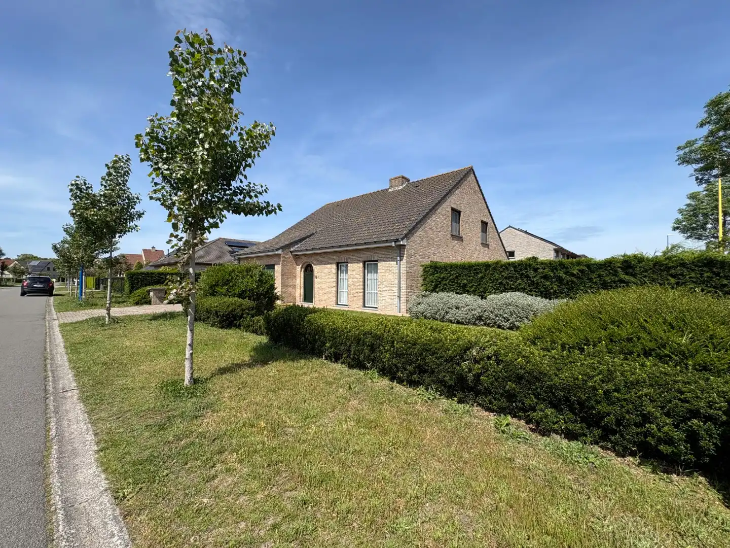 Ruime villa op perceel van 758 m² met 4 slaapkamers  foto 2