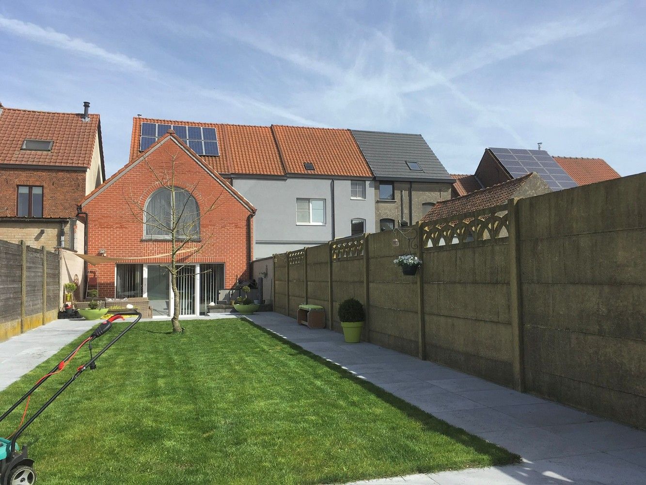 Woning met inpandige garage en tuin foto 3