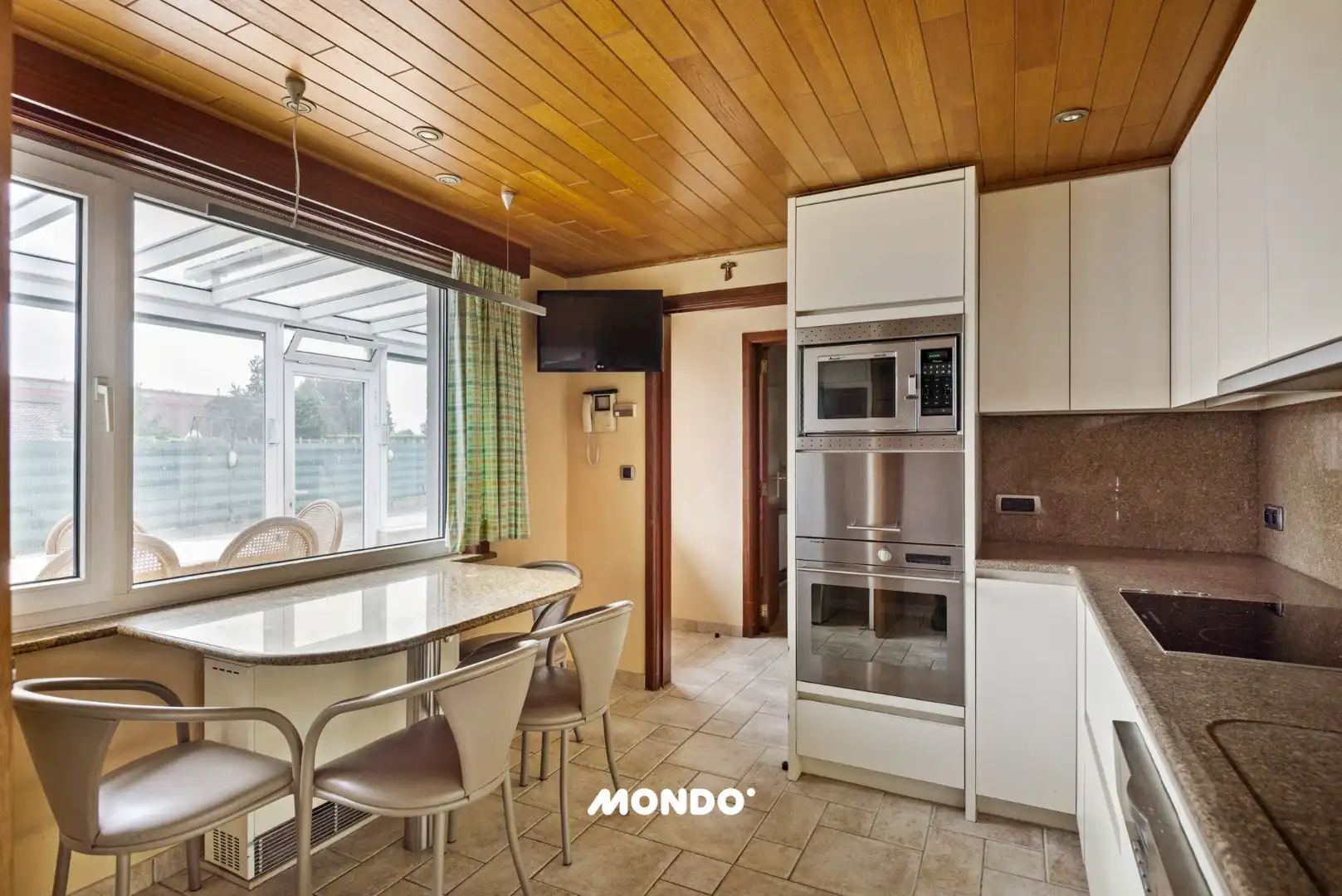 Te renoveren HOB met oprit, garage & potentieel te Opwijk. foto 9