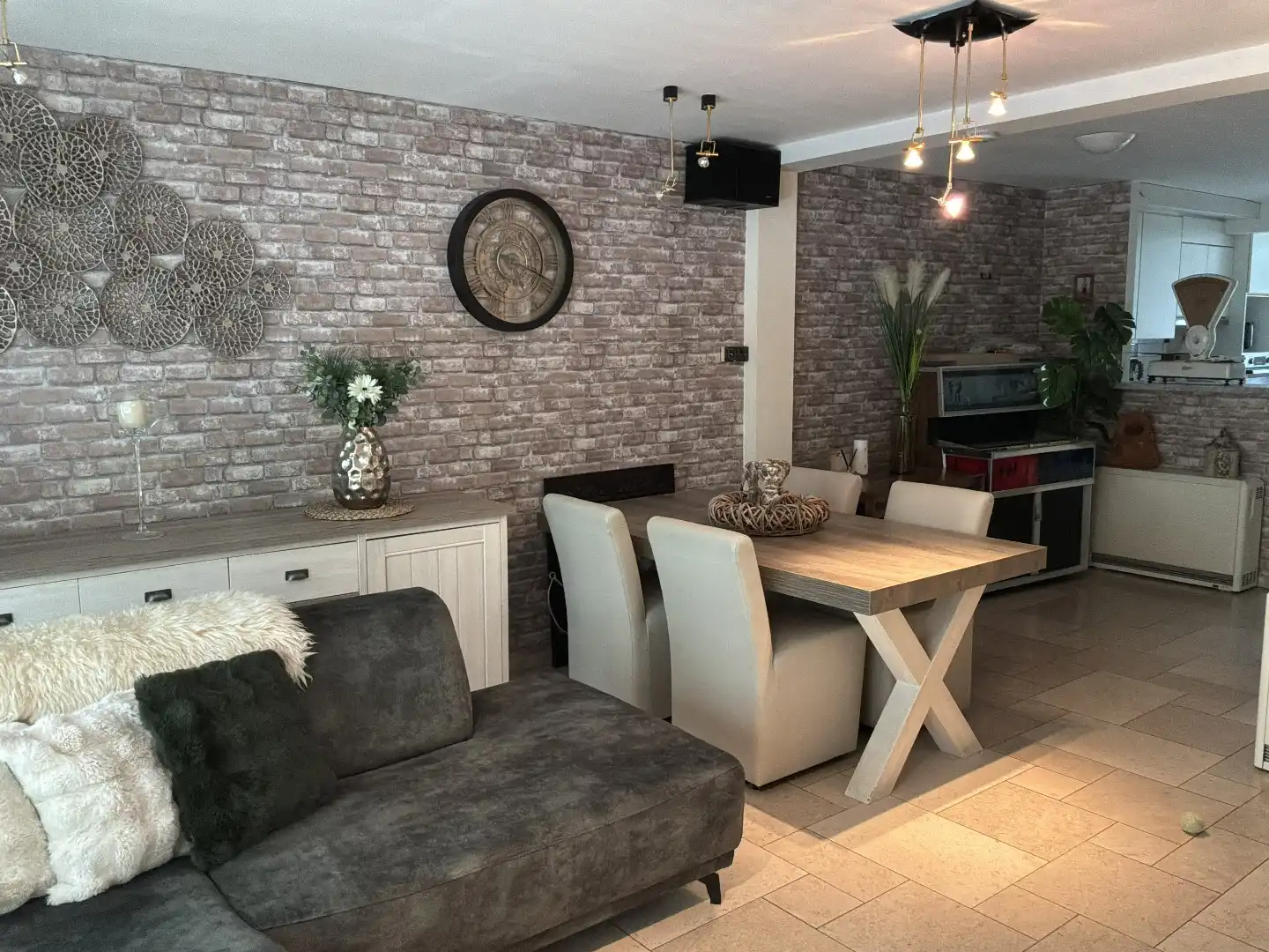 Instapklaar duplex appartement met terras en tuintje in het centrum – geen gemeenschappelijke kosten foto 4