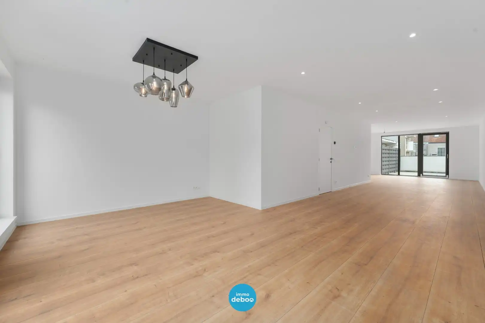 Instapklare bel-etagewoning van 260 m², volledig gerenoveerd in 2024, EPC B en zuidgerichte tuin nabij centrum en zee foto 6