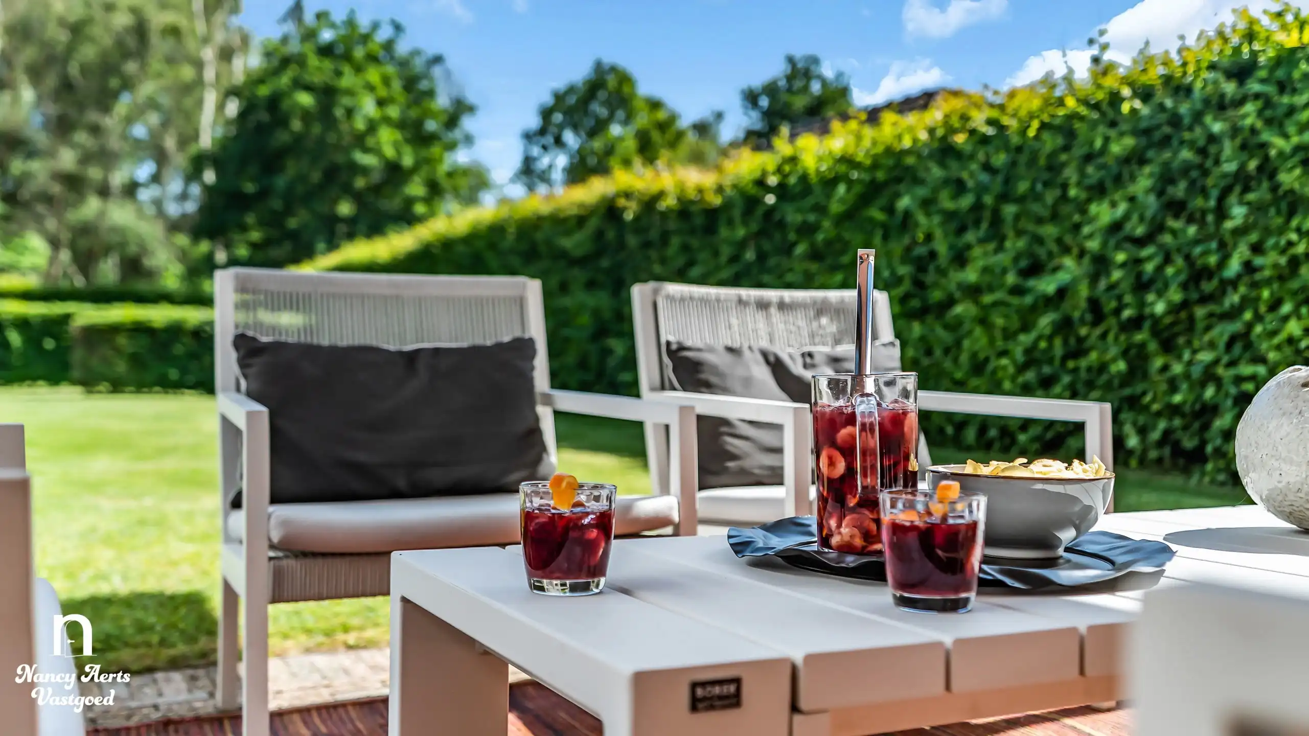 Luxe villa met karakter en hedendaags comfort in het groen foto 29
