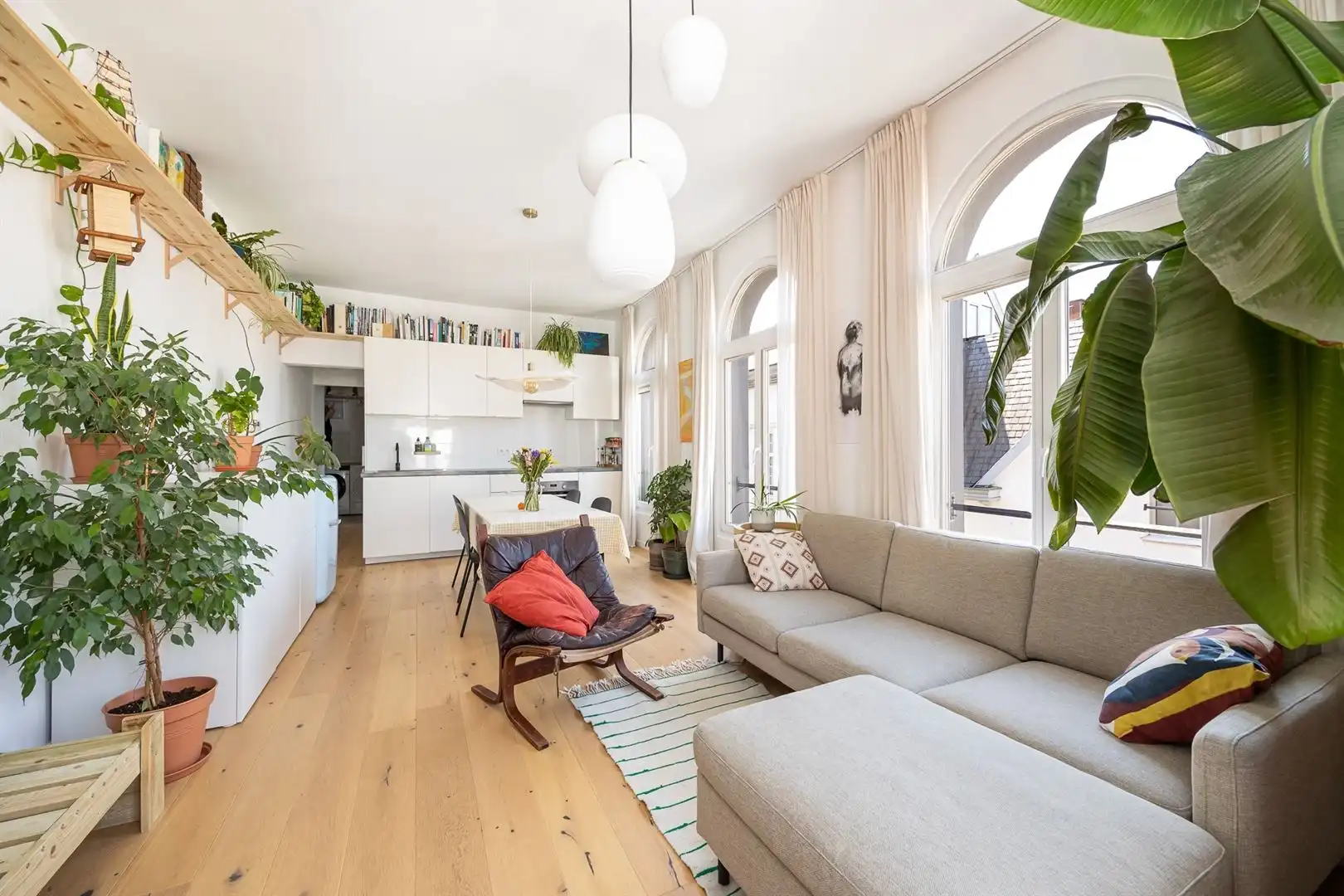 Trendy en instapklaar hoekappartement in de bruisende Universiteitsbuurt foto 2