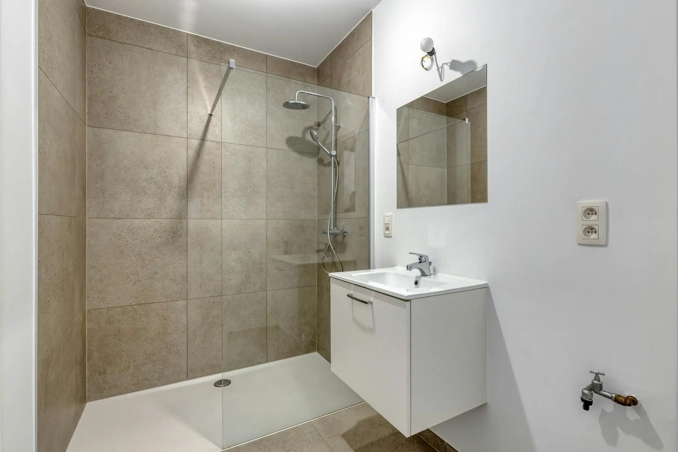 Nieuwbouwappartement met 3 ruime slaapkamers te koop foto 12