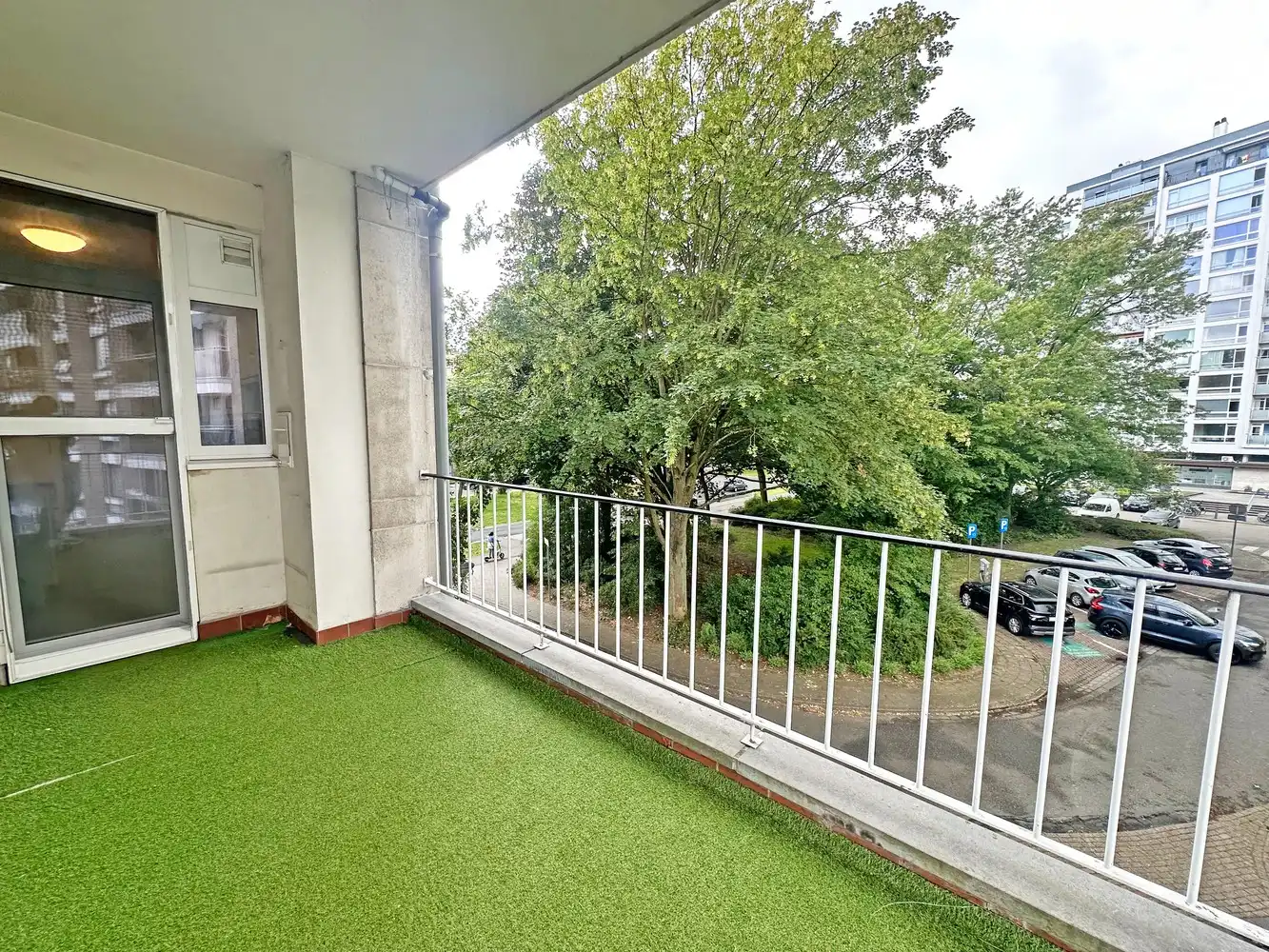 3 slaapkamer appartement met terras en staanplaats te Wilrijk! foto 9