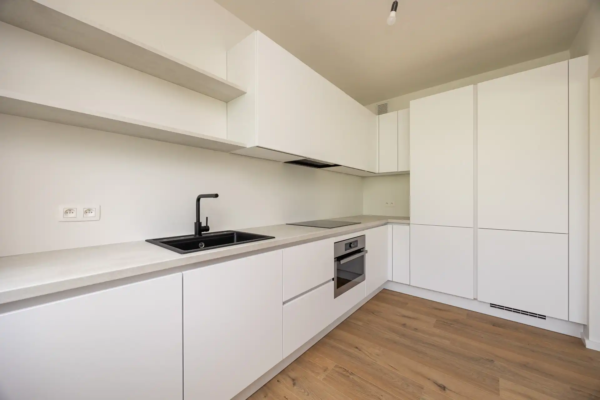 Lichtrijk gerenoveerd 3slpk-kamerappartement in Buizegemwijk foto 5