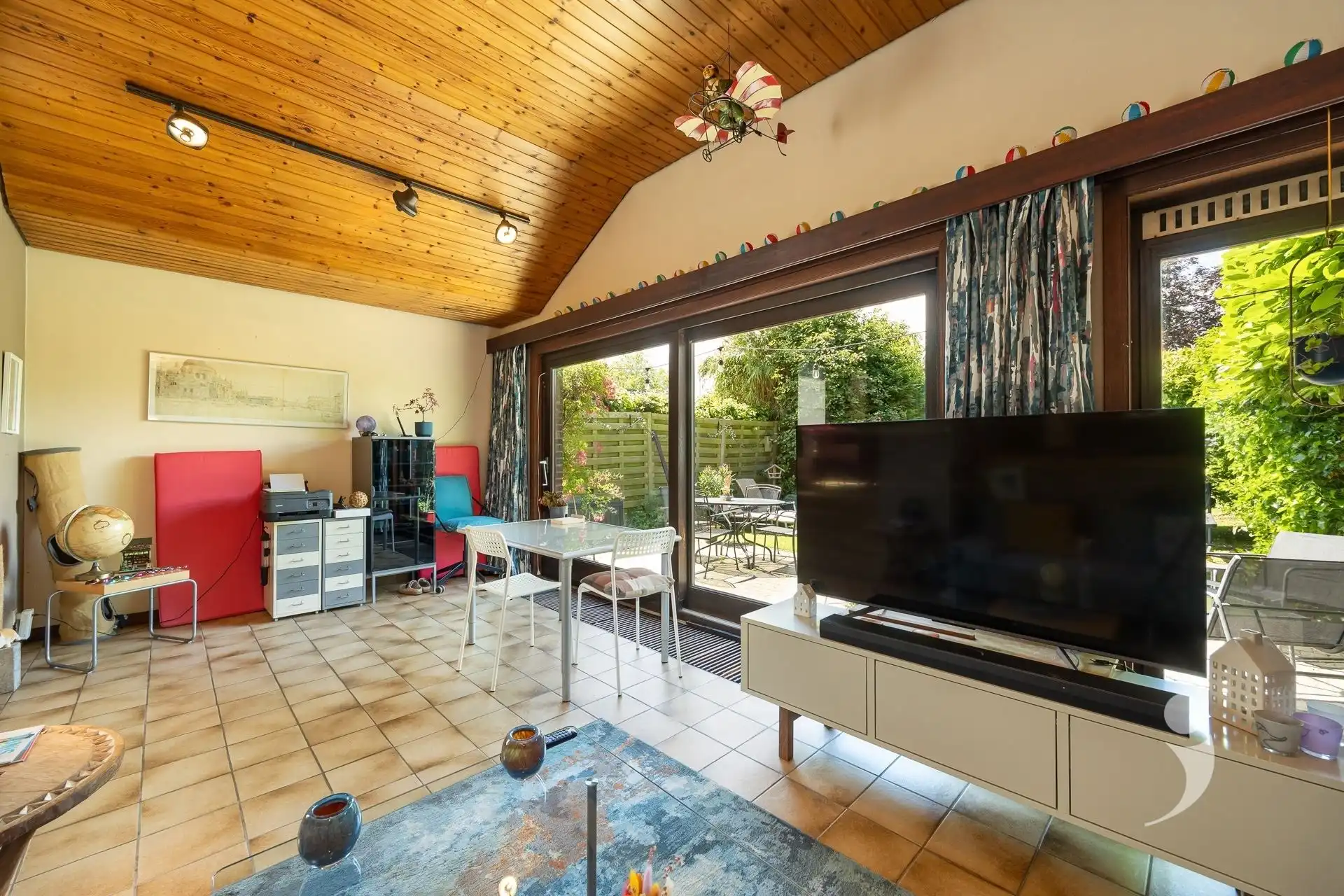 Ruime woning in een doodlopende straat! foto 11