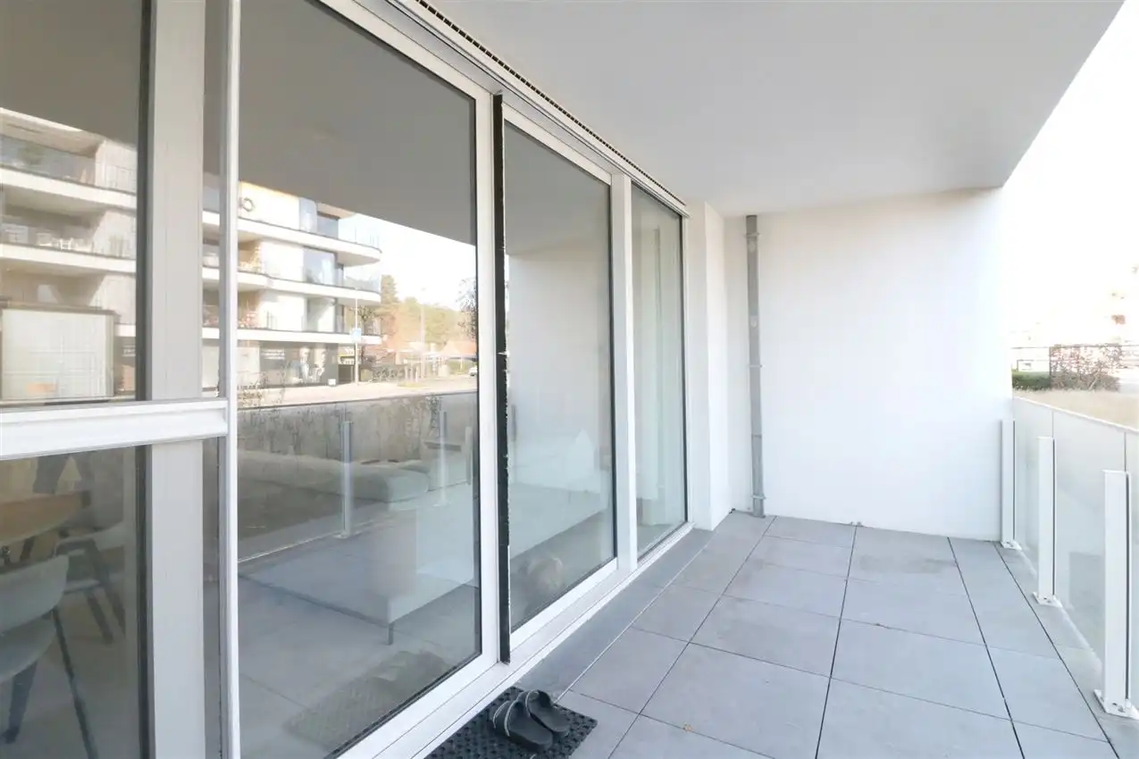 Gelijkvloers app., twee slpk, zonnig terras in centrum foto 9