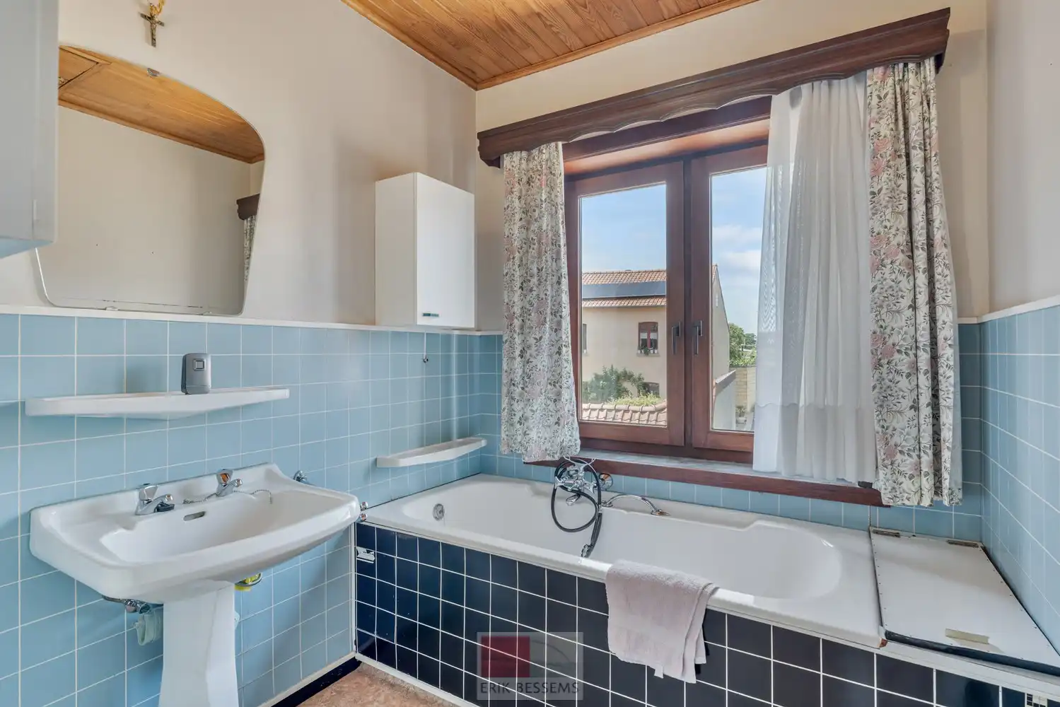 Leuke te renoveren woning met een bewoonbare oppervlakte van ca. 172 m², gelegen op een perceel van 485 m². foto 32
