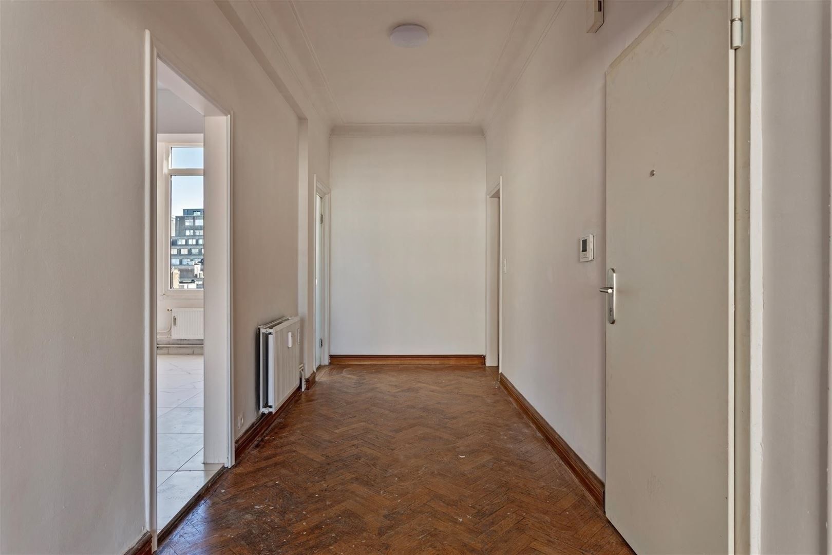 Antwerpen: te renoveren, ruim en lichtrijk appartement van 130m². foto 6