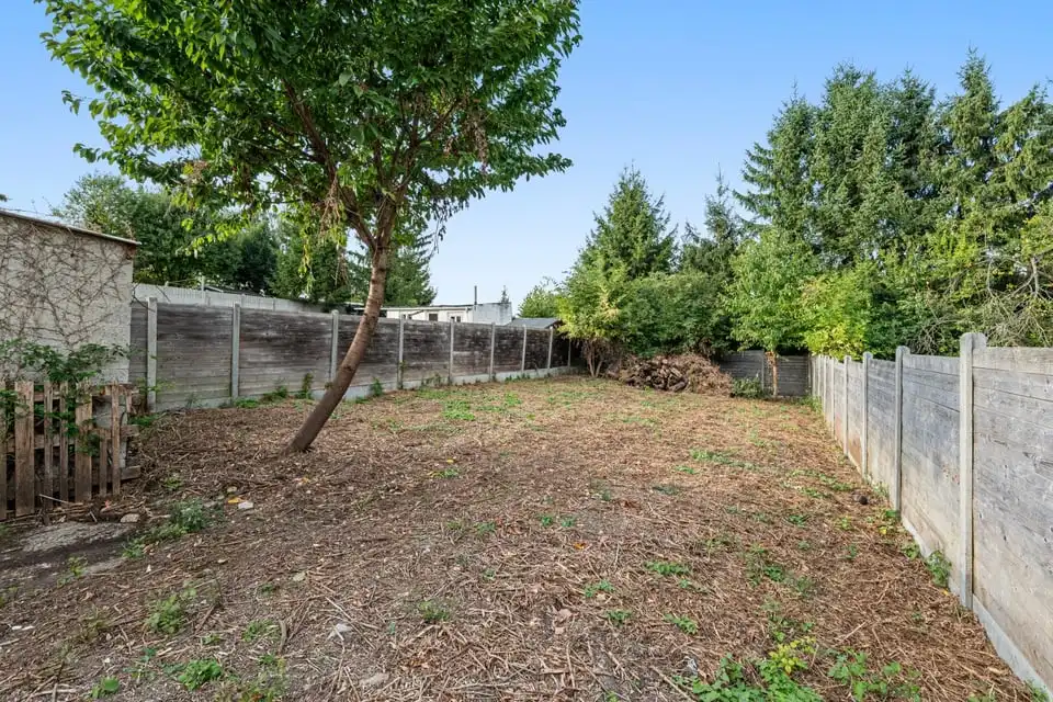 Ruime renovatiewoning met veel potentieel foto 14