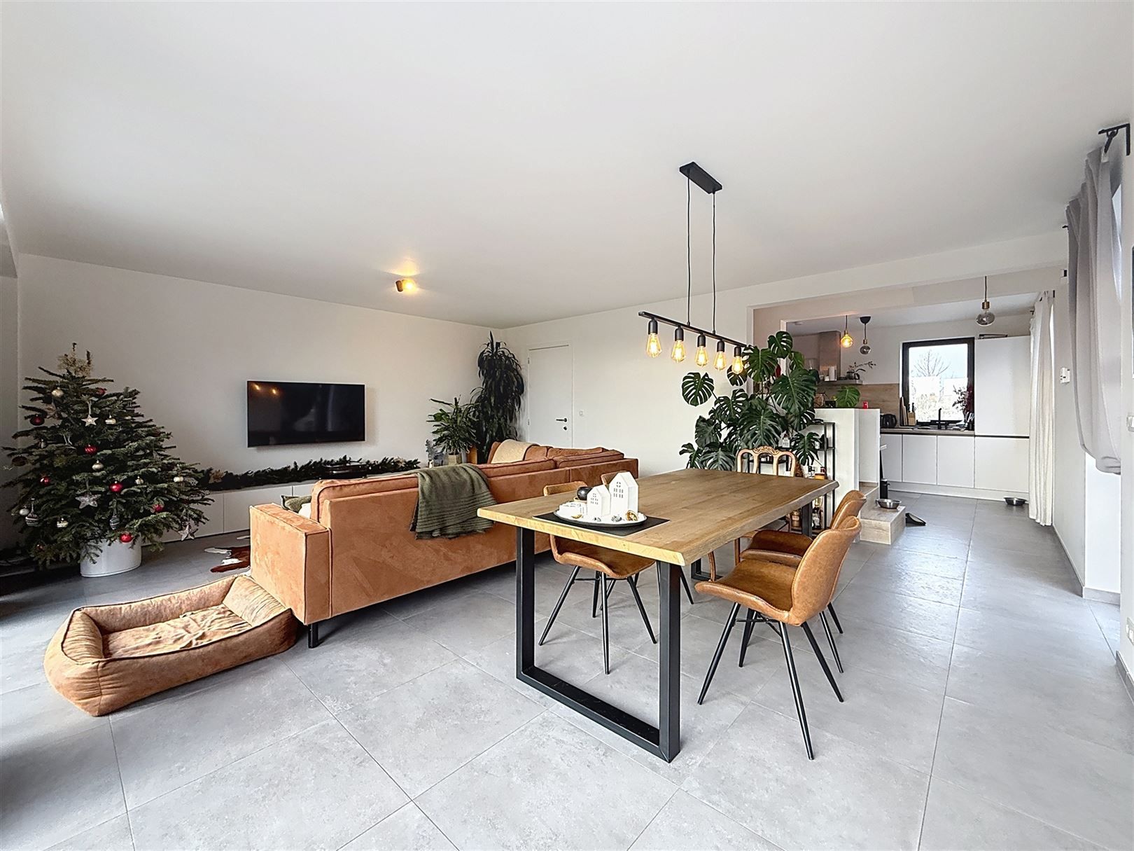 Moderne woning met 3 slpks, tuin, parking foto 10