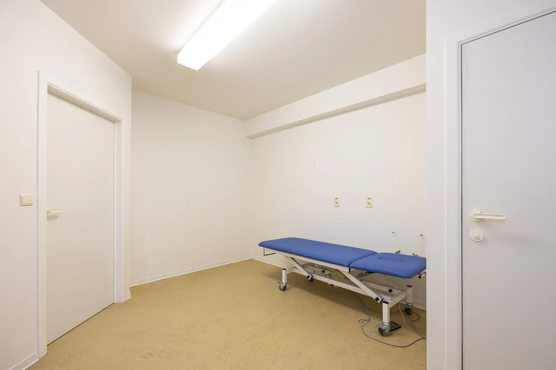 Voormalige dokterswoning met enorm veel potentieel! foto 14