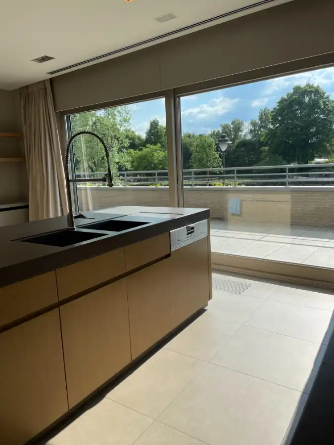 LUXE APPARTEMENT + zeer riant zongericht terras, dubbele garage & (wijn)kelder foto 29