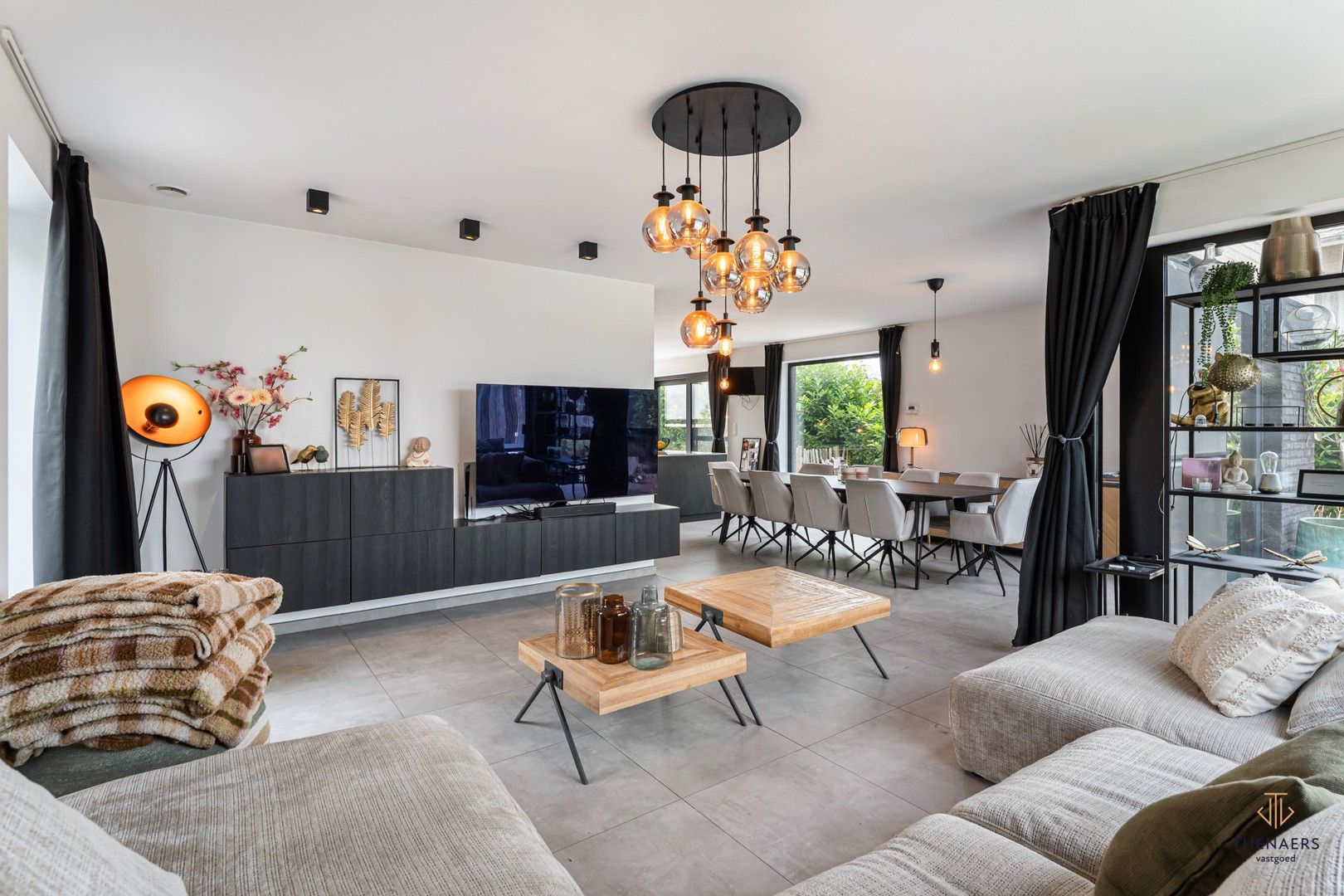 RECENTE MODERNE WONING MET ZWEMBAD & OPTIONEEL AAN TE KOPEN WEIDE VAN 1HA. foto 4