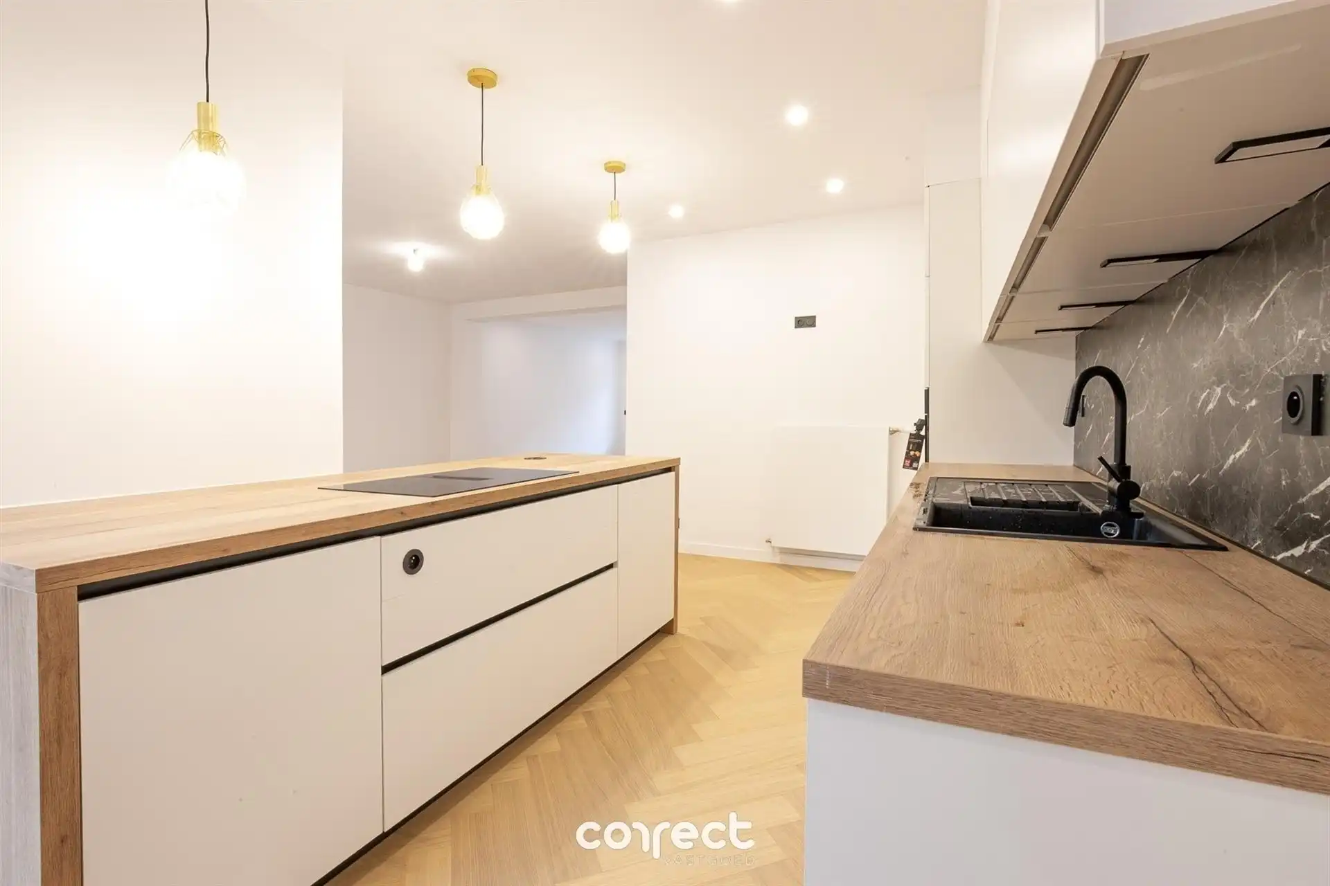 Prachtig gerenoveerde stadswoning met tuin foto 6