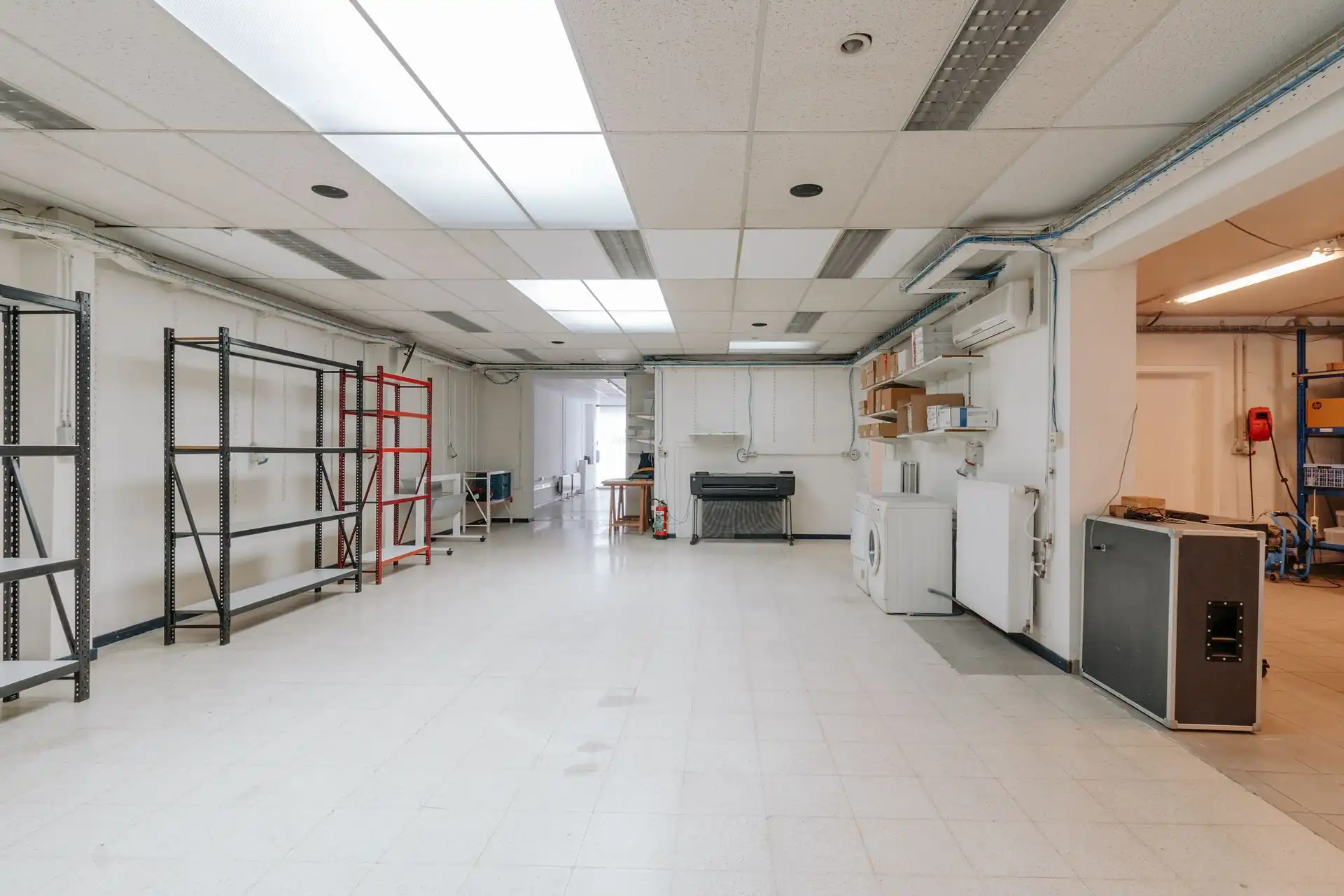Unieke opbrengsteigendom met handelsruimte en woning foto 18