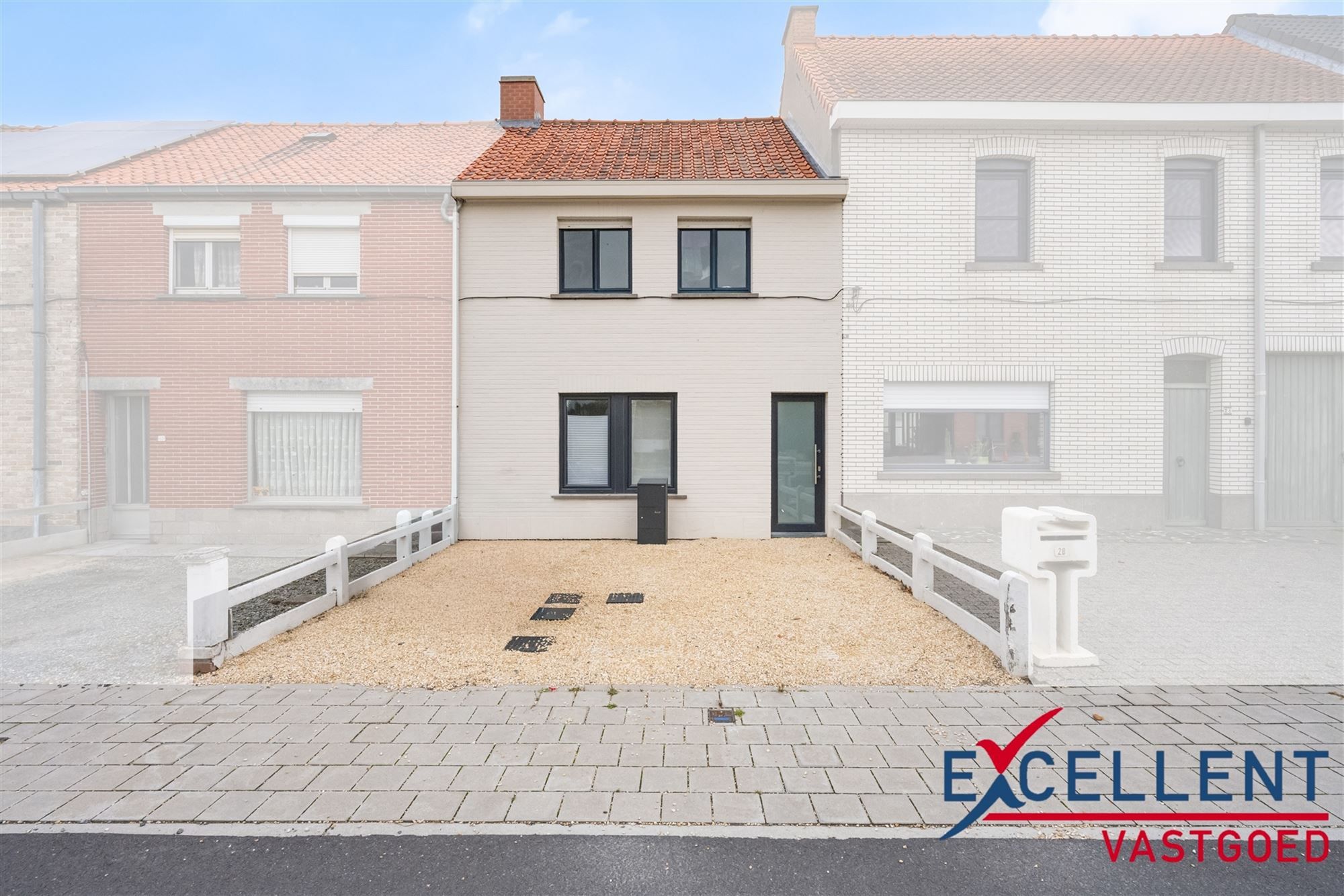 Recent gerenoveerde gezinswoning te Deinze foto {{pictureIndex}}