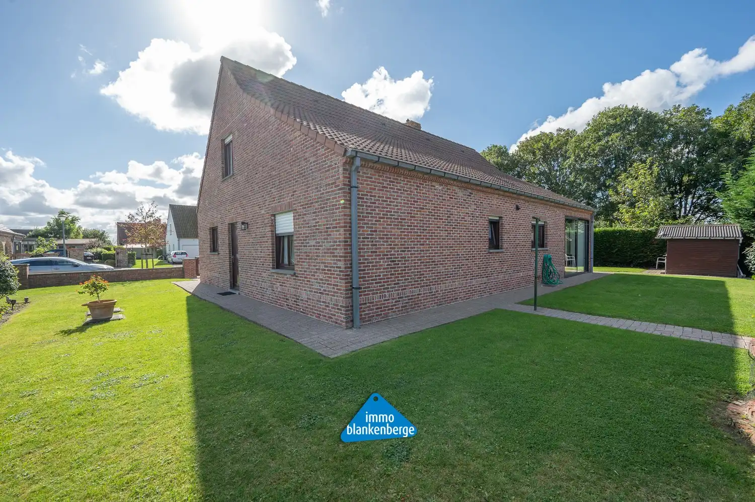 Gezellige Villa met Twee Slaapkamers en Grote Tuin foto 23