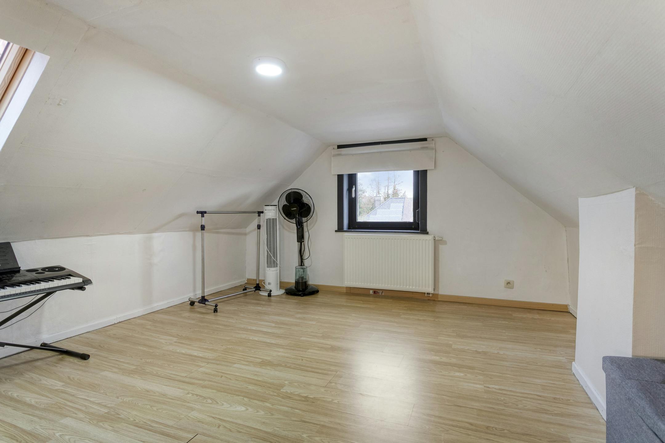 Instapklaar huis met 3 slaapkamers te koop in Kortrijk! foto 11