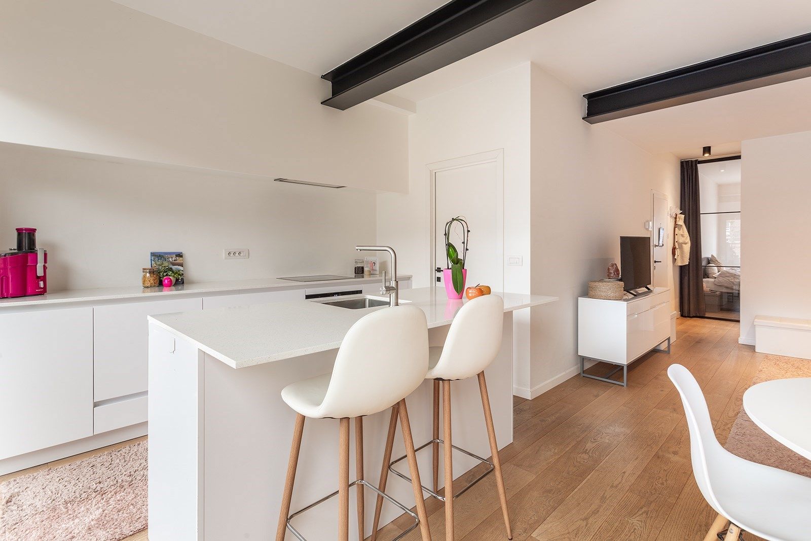 Luxueus éénslaapkamer appartement met grote tuin foto {{pictureIndex}}